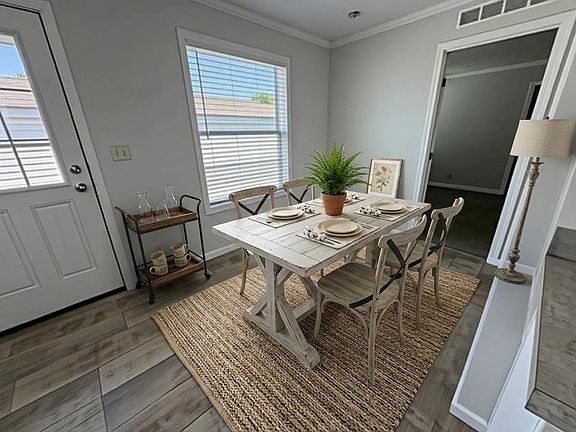 3rd image of 1511 SE Summer Park Dr