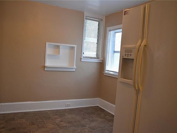 4th image of 684 Paris Ave S
