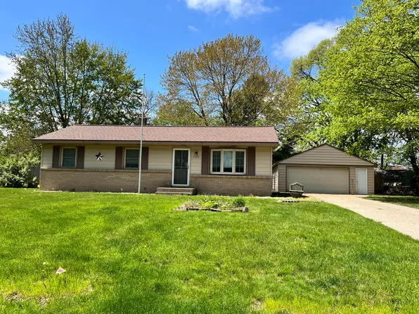 8183 Lamplight Dr, Jenison, MI 49428