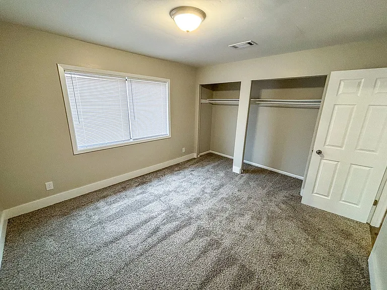 1324 SW Western Ave — Photo 3