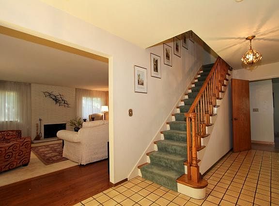 5th image of 1521 Portola Ave