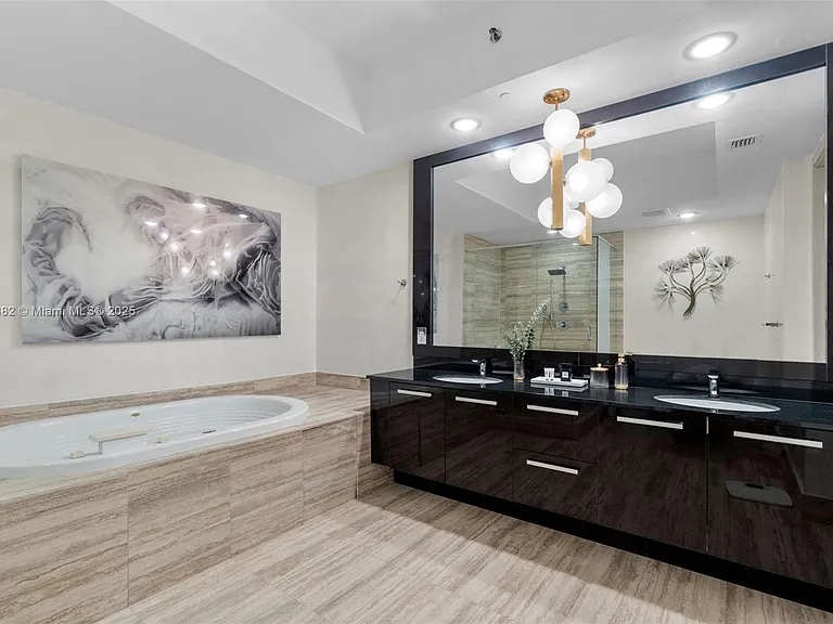 16001 Collins Ave #907 — Photo 20