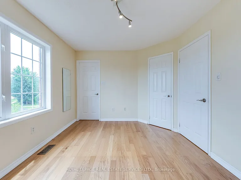 204 Roxton Rd — Photo 22