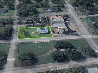 108 W Santa Fe St, Wharton, TX 77488