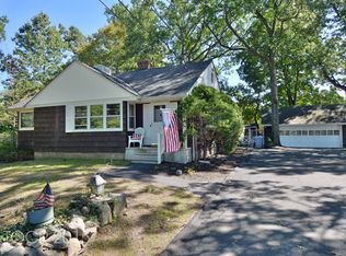 15 Cypress Rd, Suffern, NY 10901
