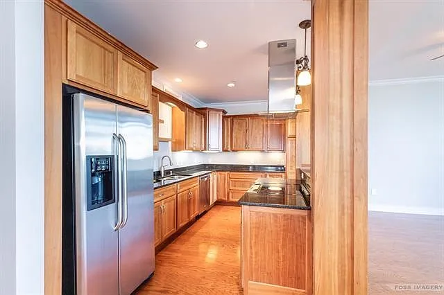 2 bed, 2.0 bath, 1744 sqft, $4,000 — Photo 3
