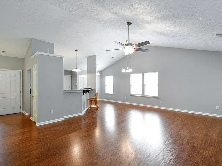 10500 Summer Creek Dr — Photo 5