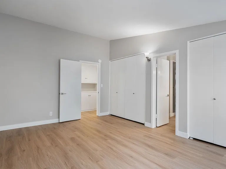 30739 Rue Valois — Photo 26