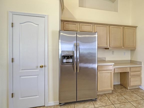 4th image of 940 Cornell Ave