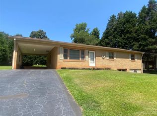 1862 Herbie Cir, Newton, NC 28658