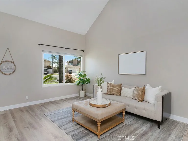 419 Fleming Ave — Photo 3