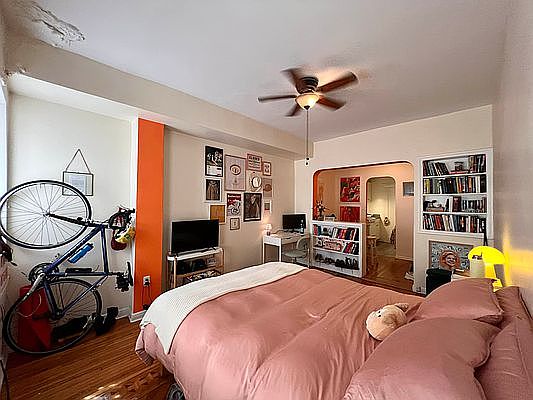 3rd image of 301 W 105th St APT 1F