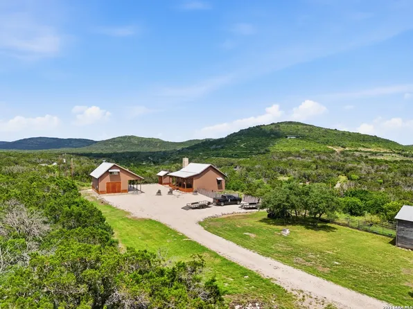 17398 TX Hwy 127, Sabinal, TX 78881