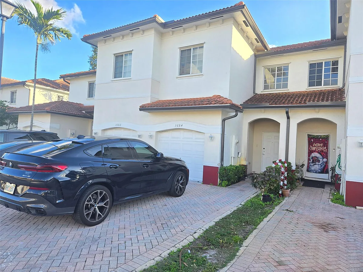 Building Photo - 3684 NW 29th Ct