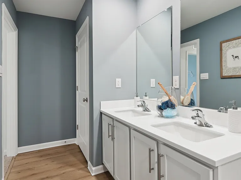220 Daytona Rd — Photo 10