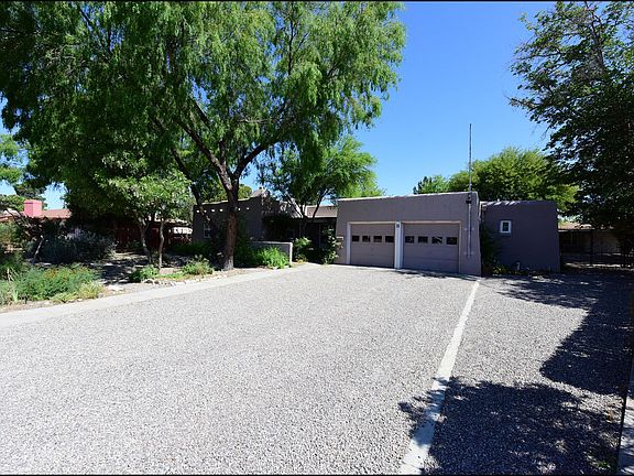 3rd image of 38 Half Moon Dr