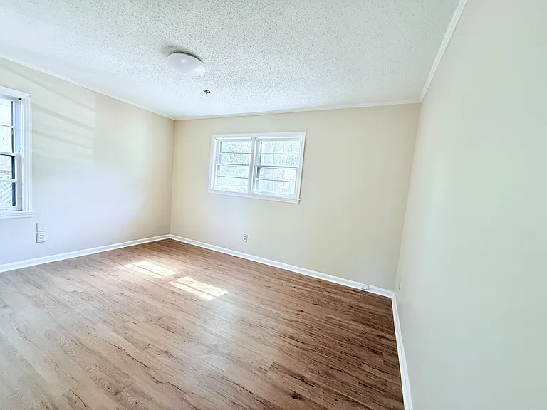 5042 Alrose Ave — Photo 11