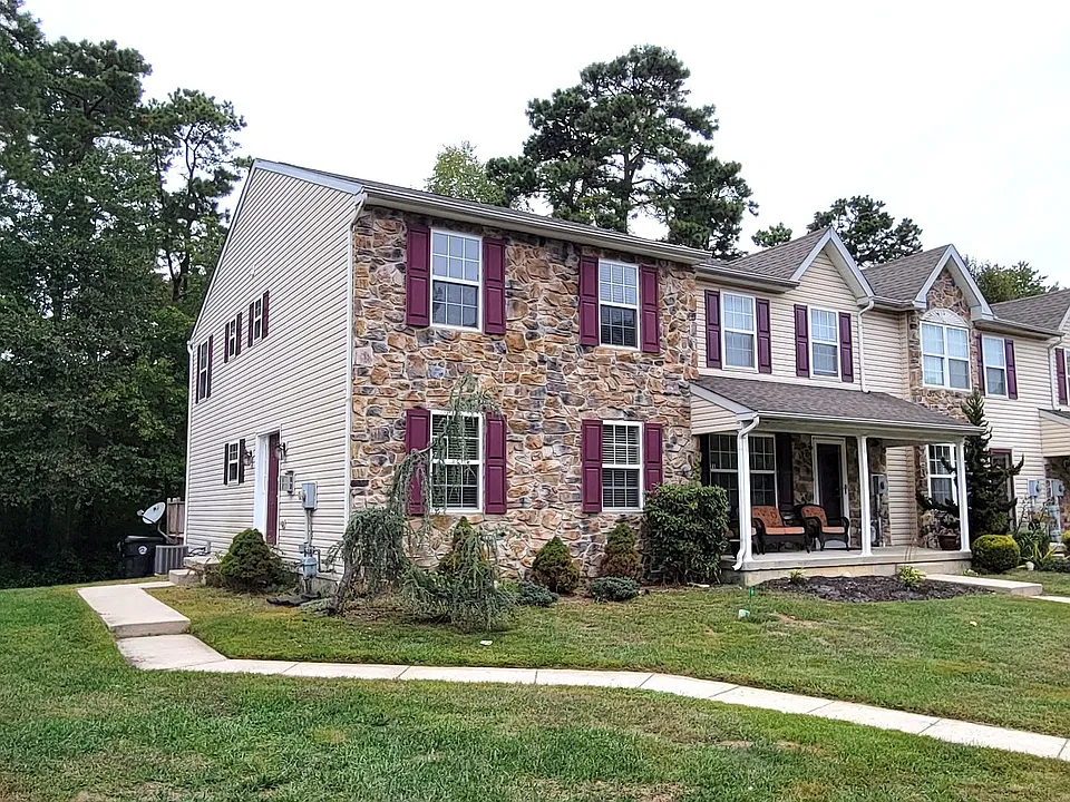 20 Normans Ford Dr