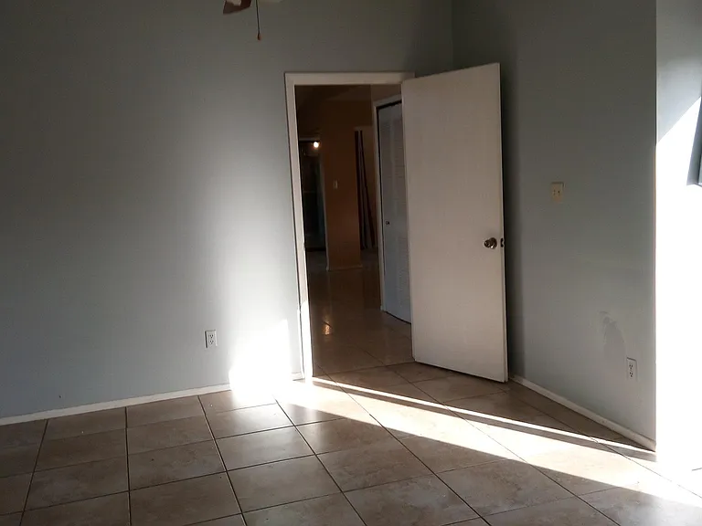 629 Golden Sunshine Cir — Photo 22