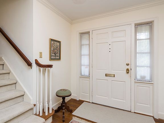 2nd image of 602 Elmwood Drive