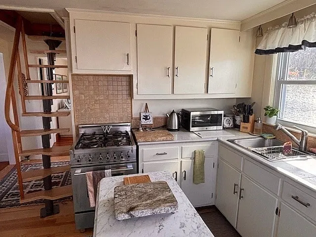 2 bed, 1.0 bath, 700 sqft, $1,750 — Photo 4
