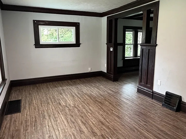 1031 Fairbanks Pl — Photo 2