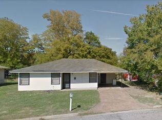 106 E Redbud St, Gilmer, TX 75644