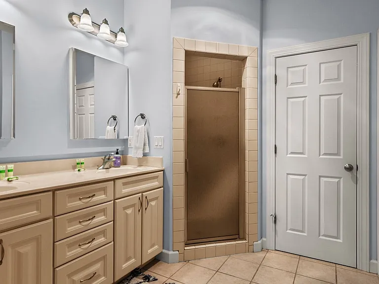 213 Midtown Dr — Photo 26