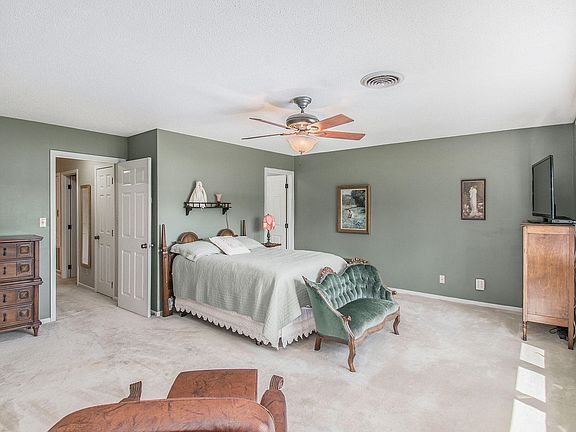 3rd image of 251 Columbia Ave W APT 7