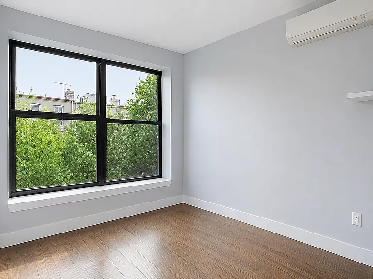 486 Harman St #2N — Photo 9