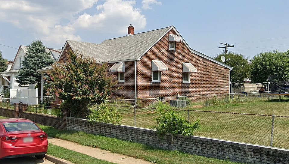 2nd image of 6903 Brentwood Ave