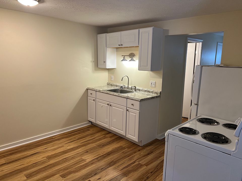1st image of 137 Temple Ave #3