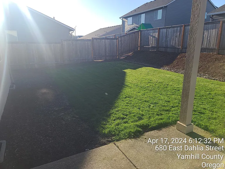 680 Dahlia St — Photo 10