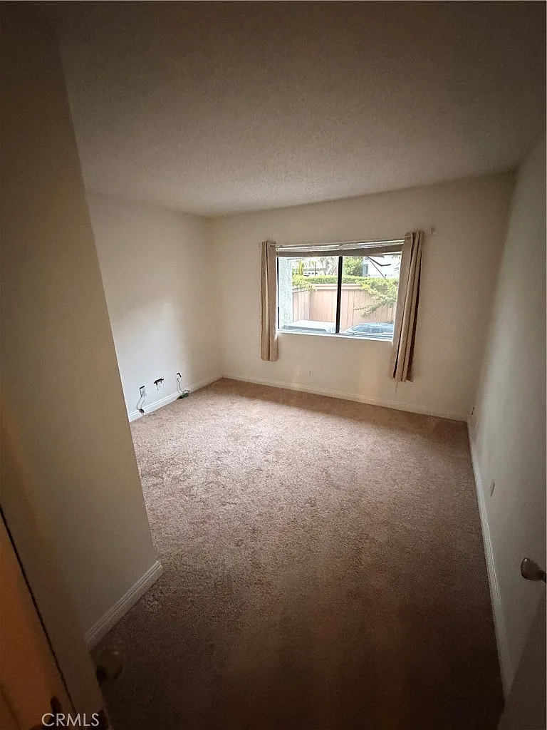 2 bed, 2.5 bath, 1297 sqft, $3,450 — Photo 4