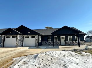 501 Maple Ln, Spring Valley, MN 55975