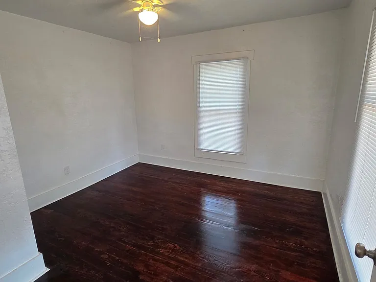 1102 W Arroyo Ave — Photo 6