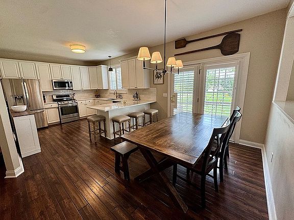 5th image of 2811 Barrett Pines Ln
