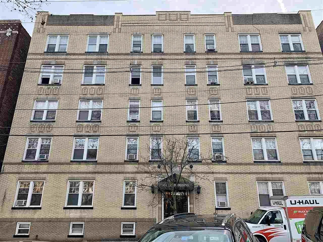 311 79th St APT 49 photo 1