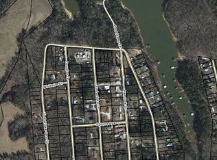 225 Douglas Dr, Seneca, SC 29678