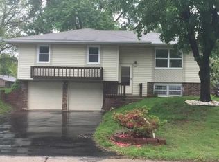 111 N Lee St, Buckner, MO 64016