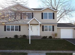 803 Gehrig Ave, Franklin Square, NY 11010