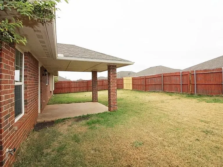 1009 Harvest Dr — Photo 24