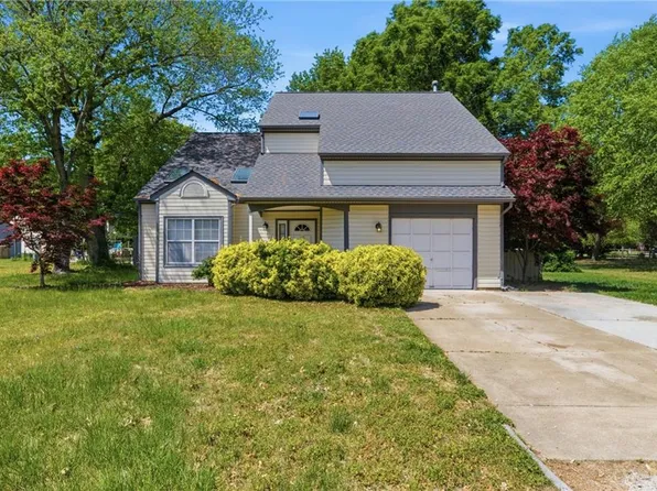 304 Susan Newton Ln, Yorktown, VA 23693