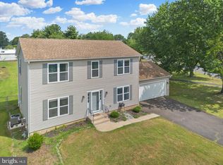 97 Penns Grant Dr, Morrisville, PA 19067