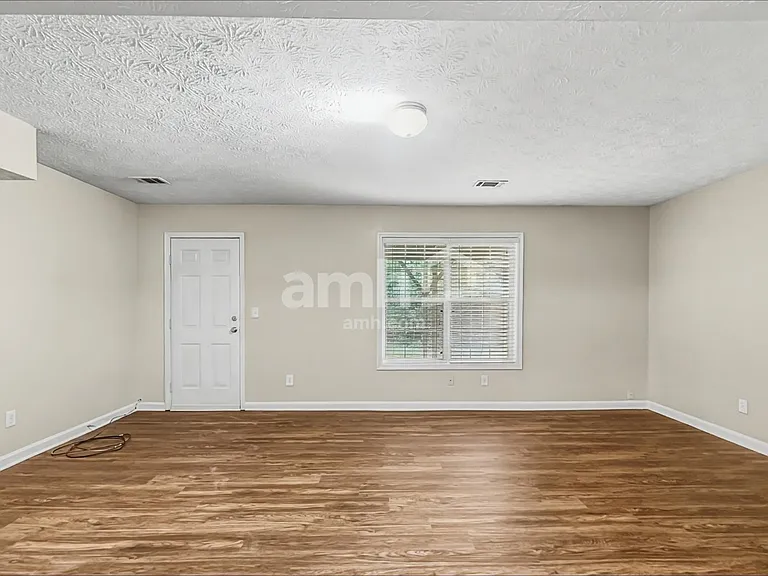 1500 Chalet Cir — Photo 18