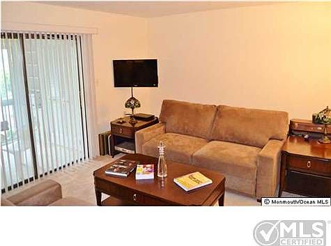 5th image of 6 Claremont Ct