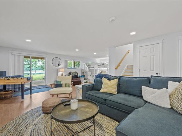 69 Beach Rd #ID1255691P