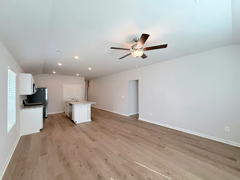128 Challenger Way — Photo 12