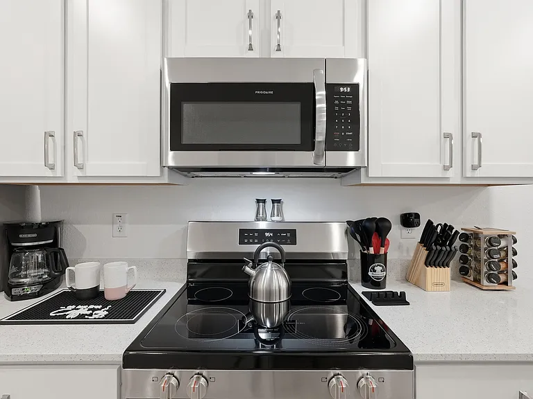 10904 Mason Dr — Photo 16