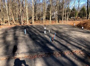 16 Oneida Trl, Albrightsville, PA 18210